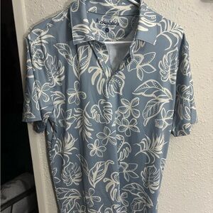 Chubbies Light Blue and White Leaf Print Shirt Size Small